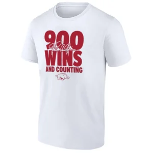 900 WINS AND COUNTING SHIRT – John Calipari Arkansas Razorbacks Basketball Fan Tee