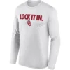 LOCK IT IN LONG SLEEVE – Oklahoma Sooners 2026 On Court Bench Graphic Tee